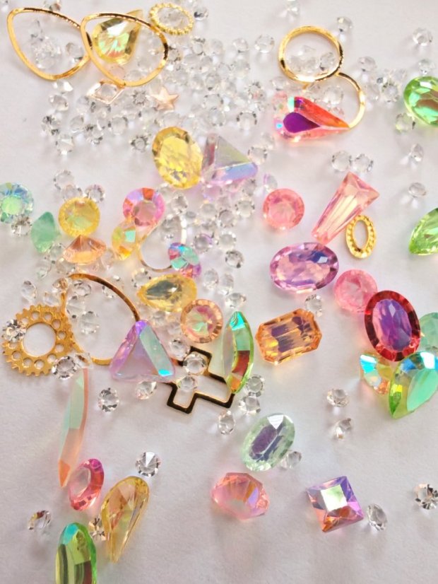 Karusel-Šperky na nechty - Nail Art Exkluziv