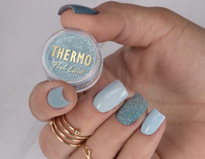 Zdobiaci trblietavý prach na nechty Thermo Flash Effect – č. 5 0,5 g