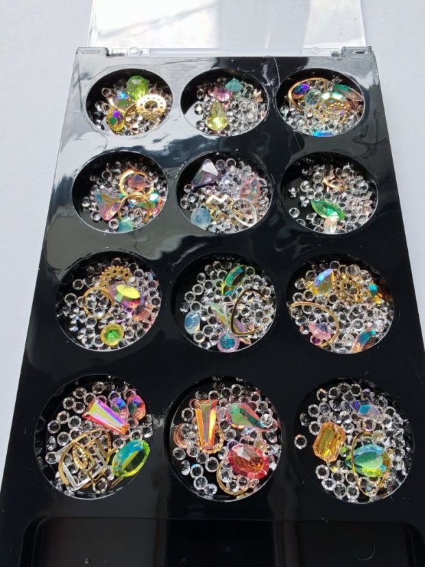 Karusel-Šperky na nechty - Nail Art Exkluziv